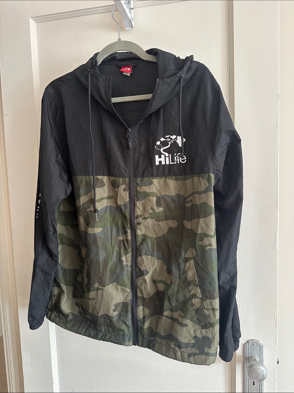 HiLife state of Hawaii zip jacket black top/green camo adult S